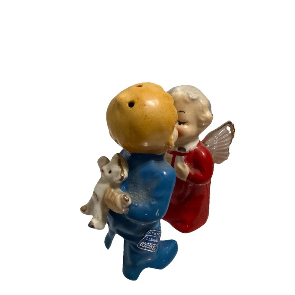 VTG Japan Kissing Baby Angel ‎ & Boy S & P Shaker w/ Orig Stickers Figurine